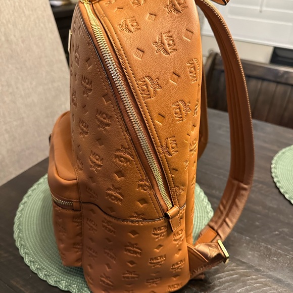 MCM large leather backpack *brand new* Great bag for anyone!!!! - Picture 6 of 13